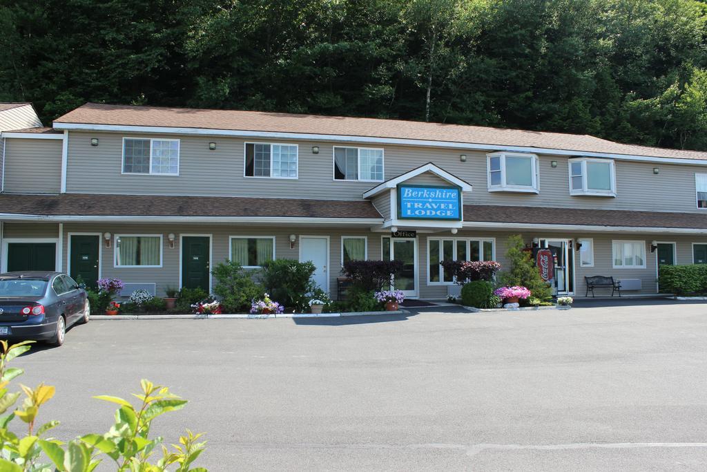 Berkshire Travel Lodge Canaan Exterior foto